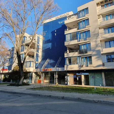 Dino Private Apartmets Excelsior 公寓 阳光海滩